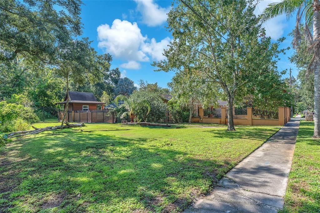 Activo con contrato: $475,000 (3 camas, 2 baños, 3244 Pies cuadrados)