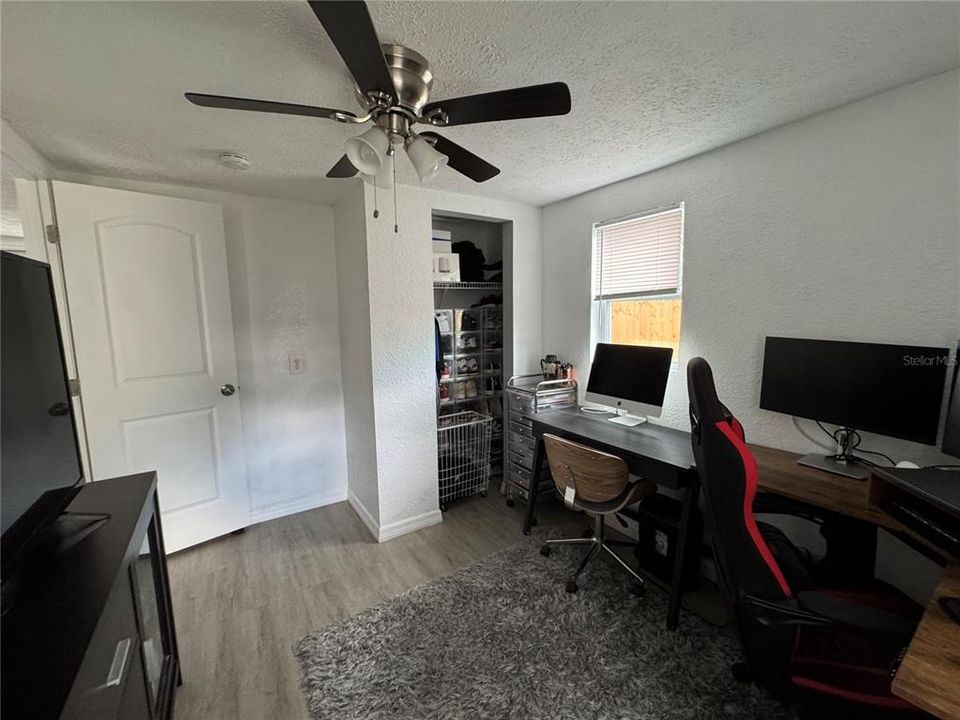 Под контрактом: $194,500 (2 спален, 1 ванн, 695 Квадратных фут)