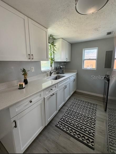 Под контрактом: $194,500 (2 спален, 1 ванн, 695 Квадратных фут)