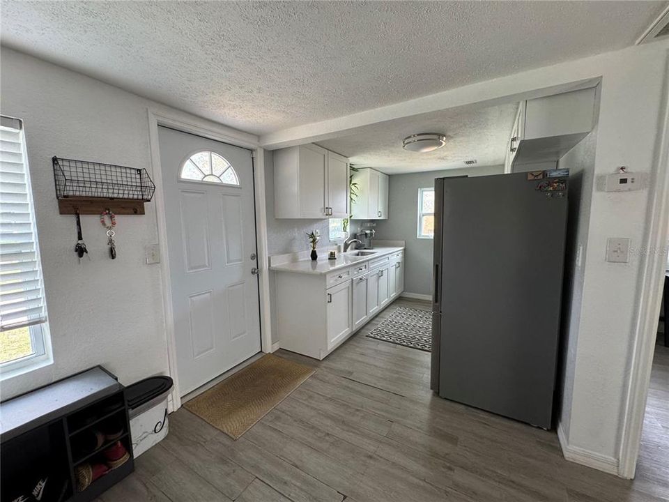 Под контрактом: $194,500 (2 спален, 1 ванн, 695 Квадратных фут)