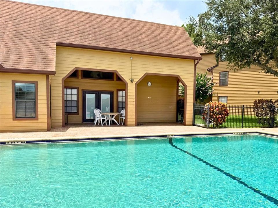 待售: $145,000 (1 贝兹, 1 浴室, 708 平方英尺)