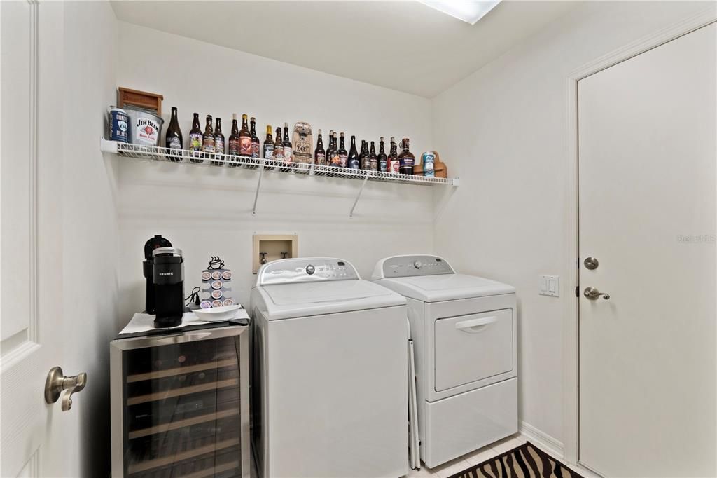 待售: $410,000 (3 贝兹, 2 浴室, 1943 平方英尺)