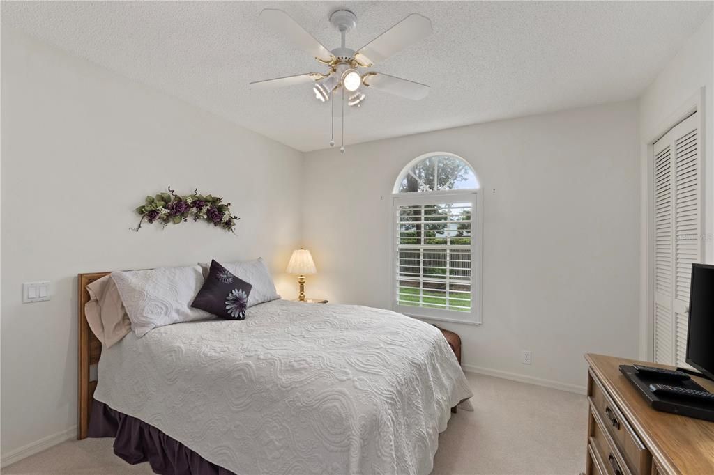 待售: $410,000 (3 贝兹, 2 浴室, 1943 平方英尺)