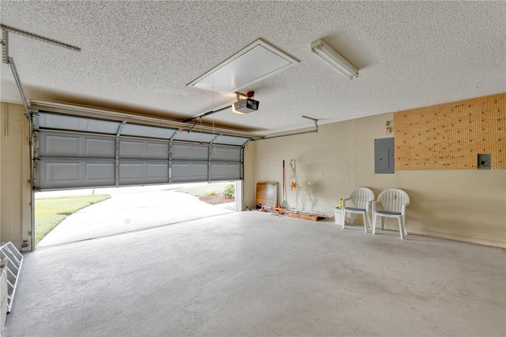 待售: $410,000 (3 贝兹, 2 浴室, 1943 平方英尺)