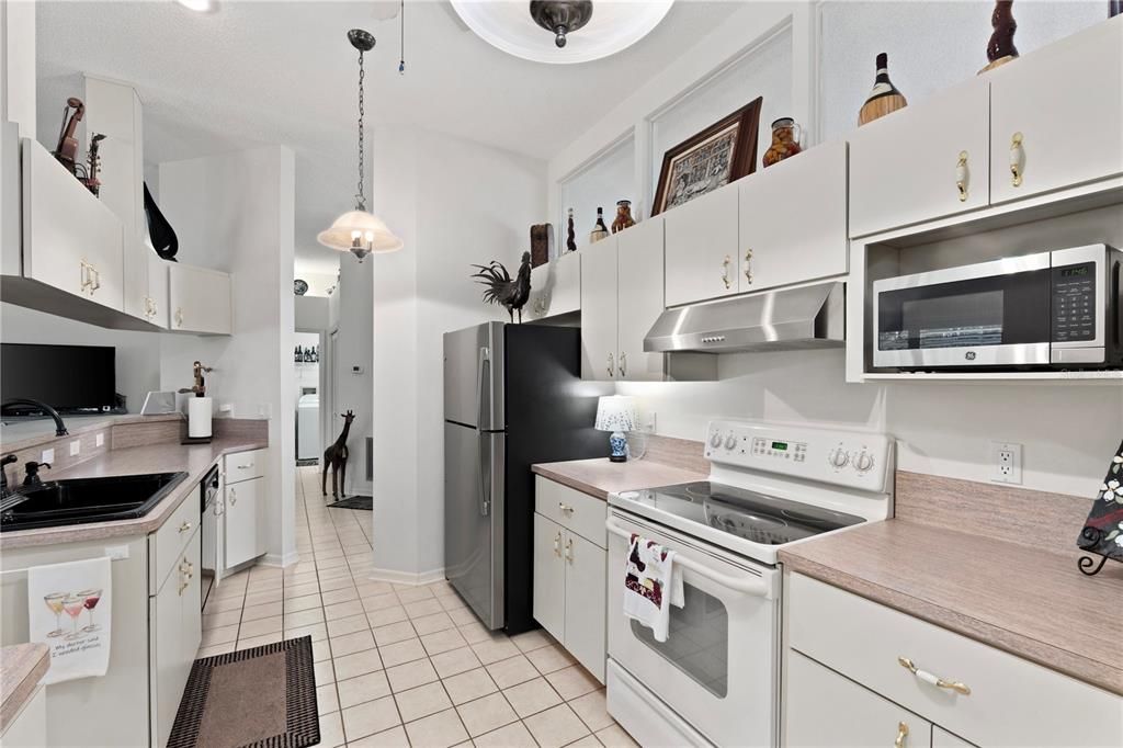 待售: $410,000 (3 贝兹, 2 浴室, 1943 平方英尺)