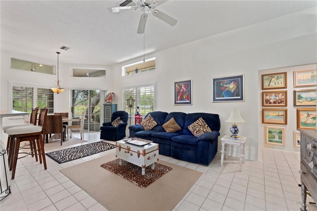 待售: $410,000 (3 贝兹, 2 浴室, 1943 平方英尺)