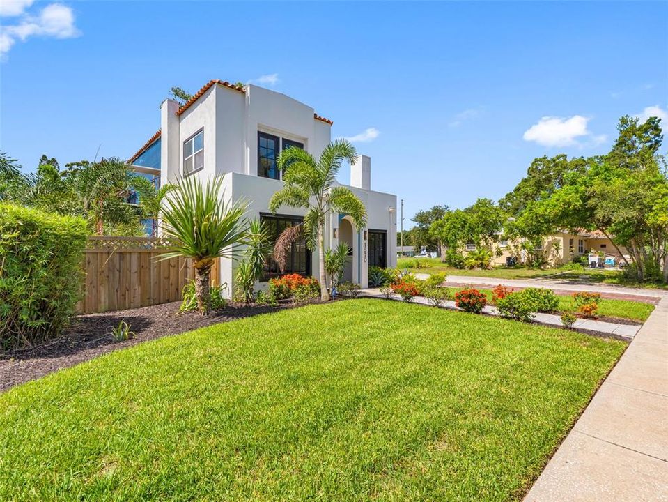 Active With Contract: $675,000 (4 beds, 4 baths, 2777 Square Feet)