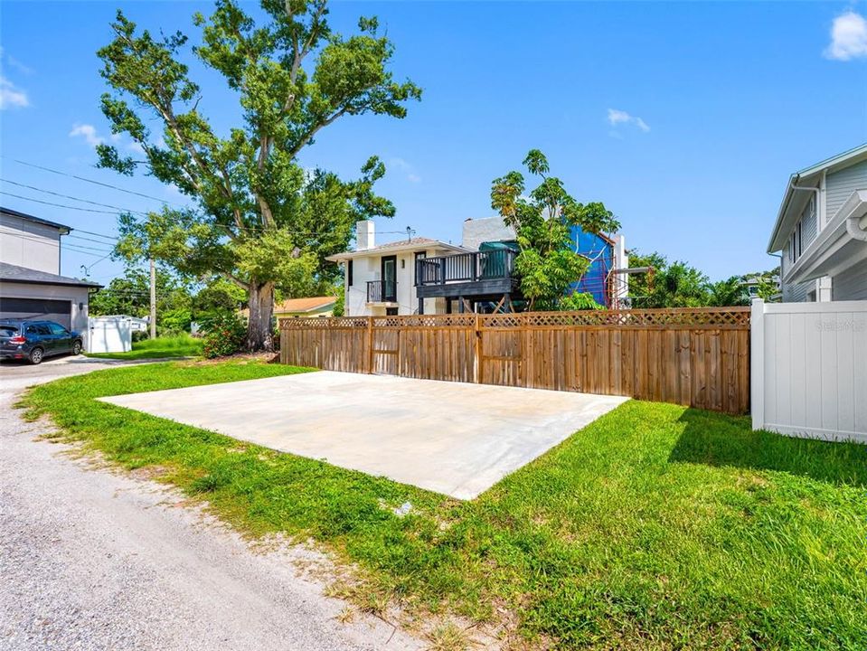 Active With Contract: $675,000 (4 beds, 4 baths, 2777 Square Feet)