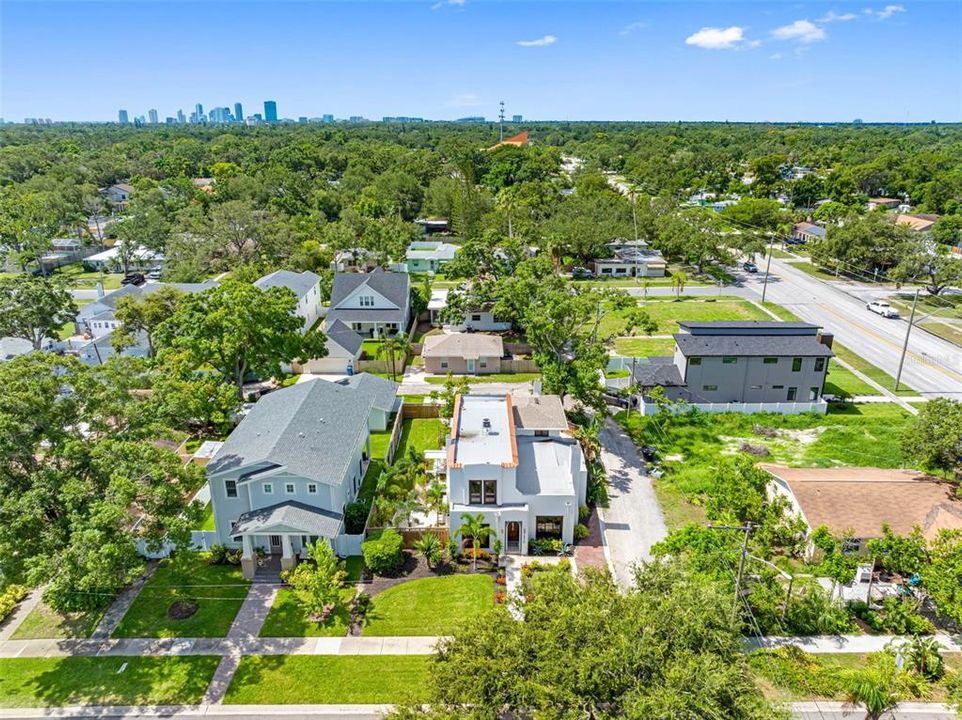 Active With Contract: $675,000 (4 beds, 4 baths, 2777 Square Feet)