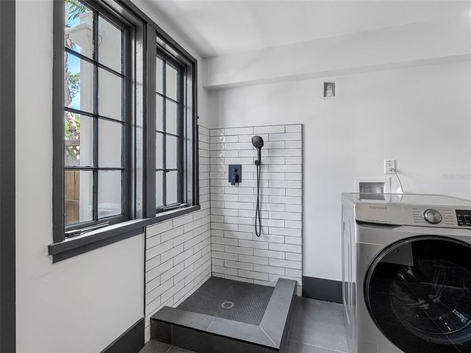 Active With Contract: $675,000 (4 beds, 4 baths, 2777 Square Feet)