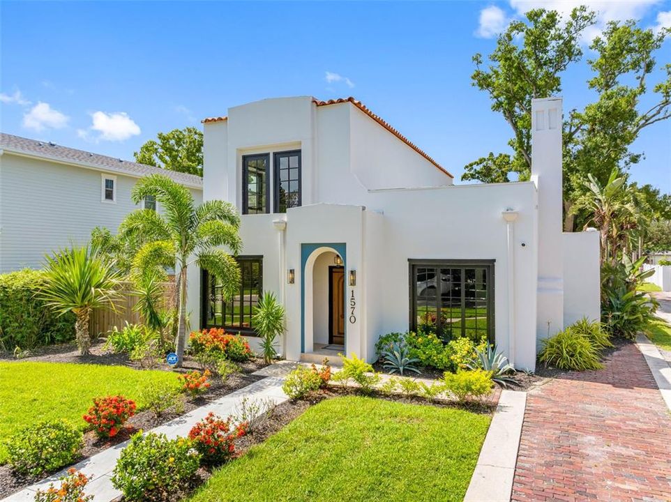 Active With Contract: $675,000 (4 beds, 4 baths, 2777 Square Feet)