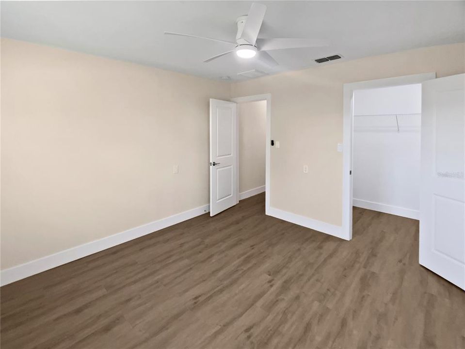 Activo con contrato: $400,000 (2 camas, 2 baños, 1975 Pies cuadrados)