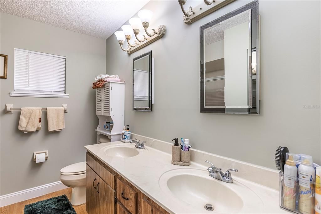 待售: $169,900 (2 贝兹, 2 浴室, 1144 平方英尺)