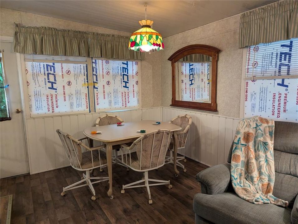 待售: $115,000 (2 贝兹, 2 浴室, 980 平方英尺)