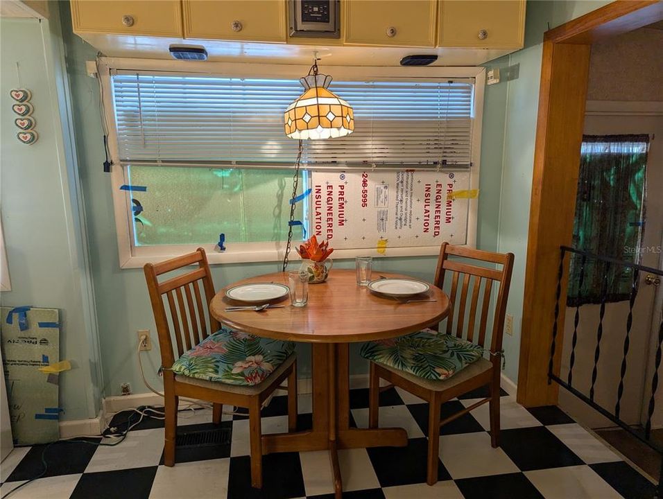 待售: $115,000 (2 贝兹, 2 浴室, 980 平方英尺)