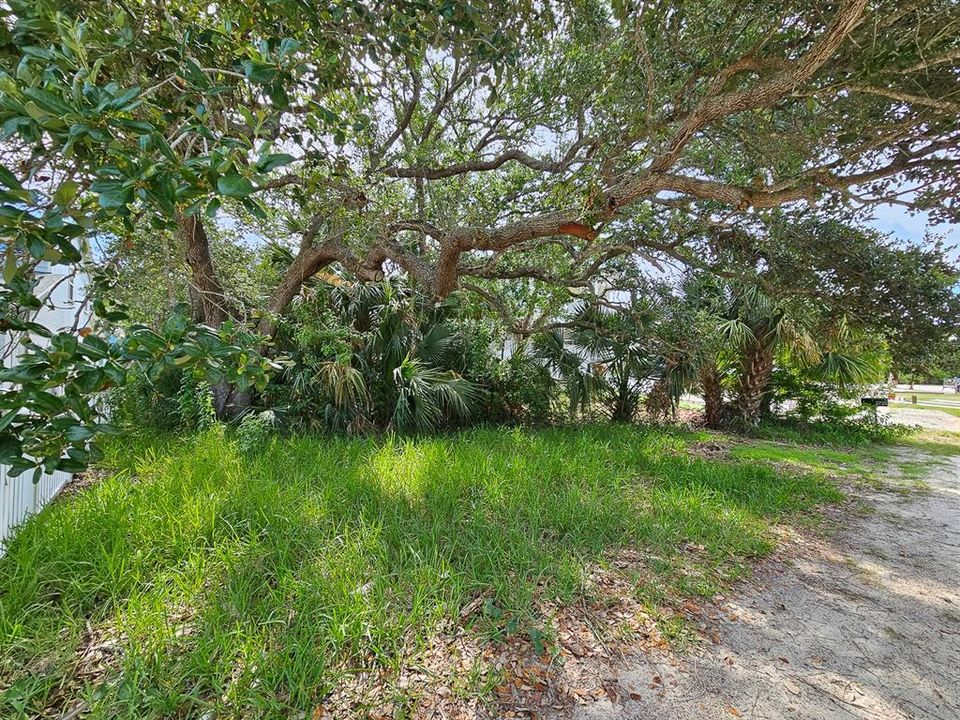 На продажу: $172,900 (0.20 acres)