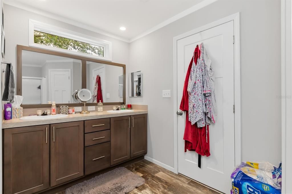 En Venta: $439,999 (3 camas, 2 baños, 1560 Pies cuadrados)