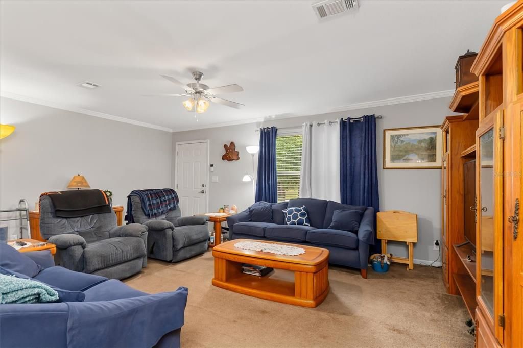 En Venta: $439,999 (3 camas, 2 baños, 1560 Pies cuadrados)