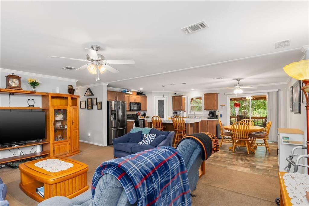 En Venta: $439,999 (3 camas, 2 baños, 1560 Pies cuadrados)