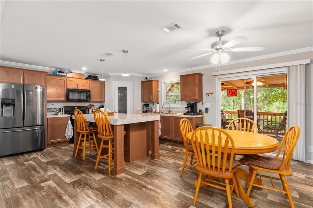 En Venta: $439,999 (3 camas, 2 baños, 1560 Pies cuadrados)