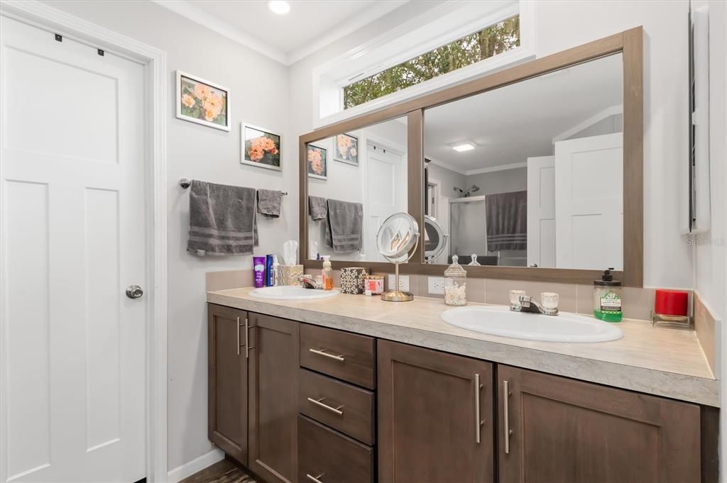 En Venta: $439,999 (3 camas, 2 baños, 1560 Pies cuadrados)