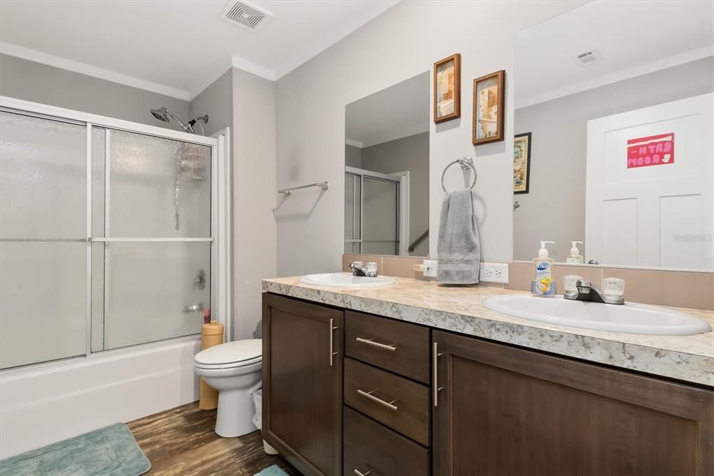 En Venta: $439,999 (3 camas, 2 baños, 1560 Pies cuadrados)