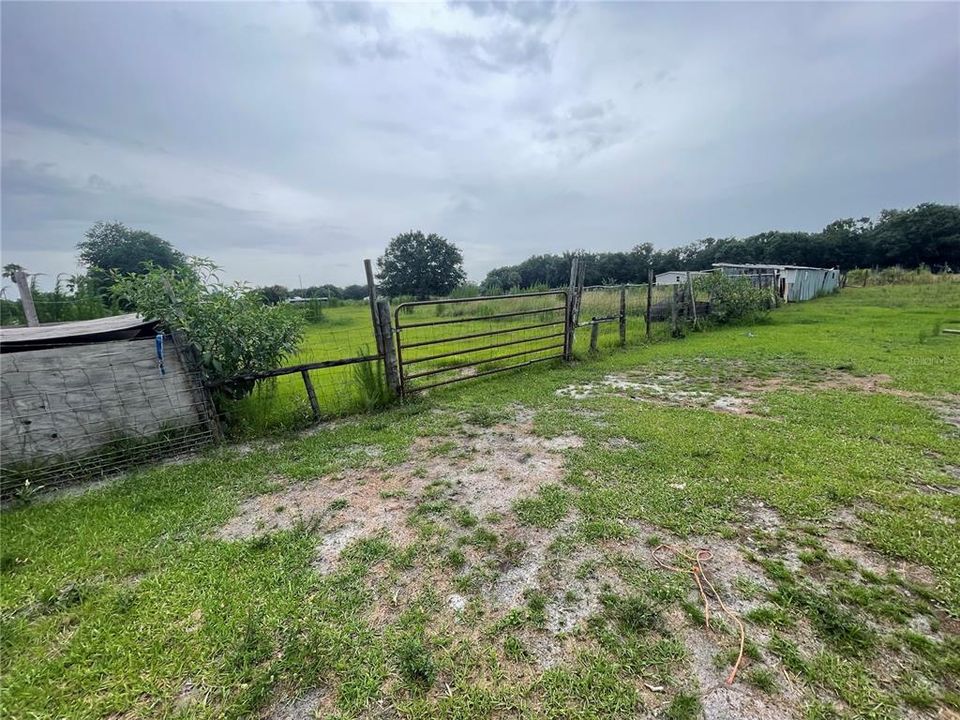 En Venta: $190,000 (5.05 acres)