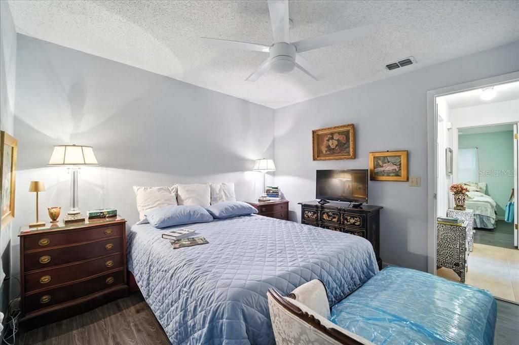 На продажу: $315,900 (3 спален, 2 ванн, 1355 Квадратных фут)