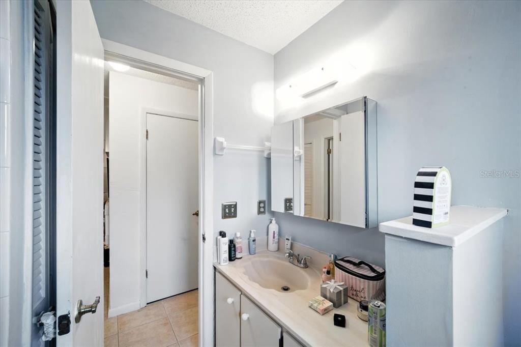 На продажу: $315,900 (3 спален, 2 ванн, 1355 Квадратных фут)