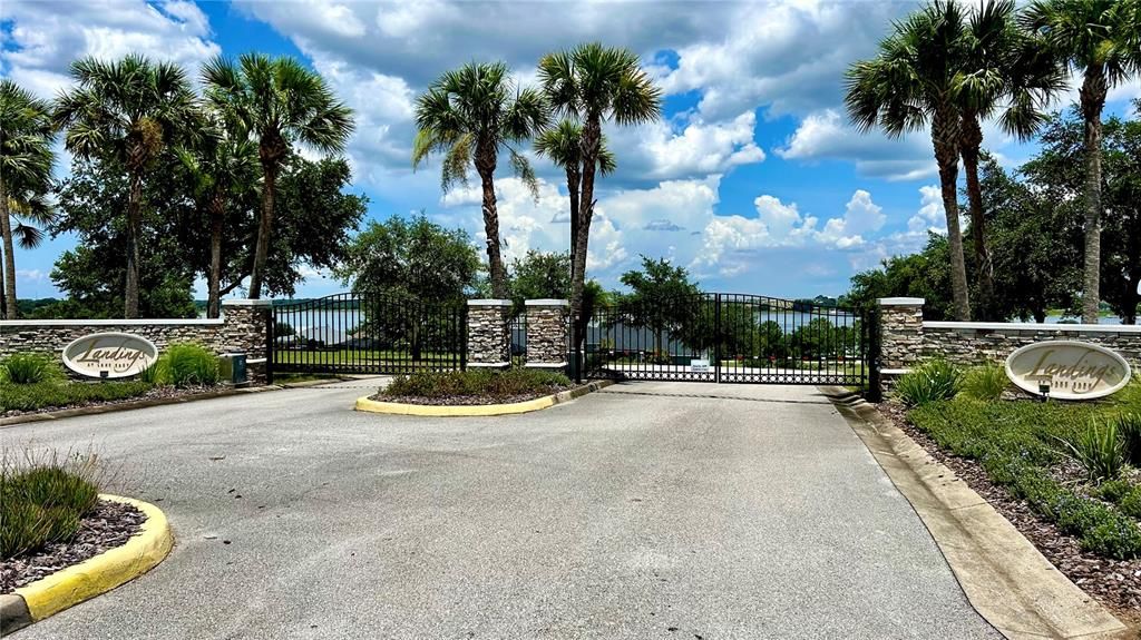 En Venta: $417,000 (5 camas, 3 baños, 2339 Pies cuadrados)