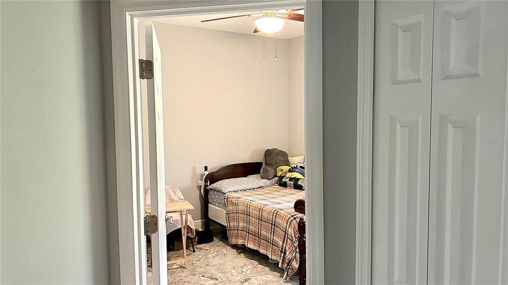 En Venta: $417,000 (5 camas, 3 baños, 2339 Pies cuadrados)