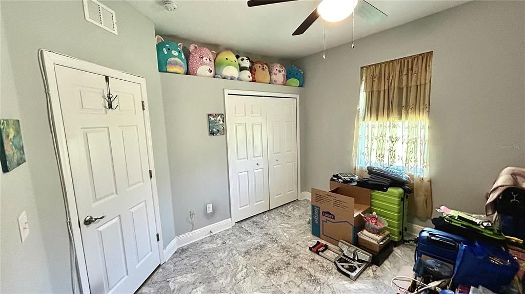 En Venta: $417,000 (5 camas, 3 baños, 2339 Pies cuadrados)