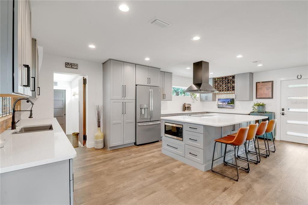 На продажу: $829,000 (4 спален, 3 ванн, 2305 Квадратных фут)