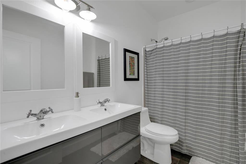 На продажу: $829,000 (4 спален, 3 ванн, 2305 Квадратных фут)