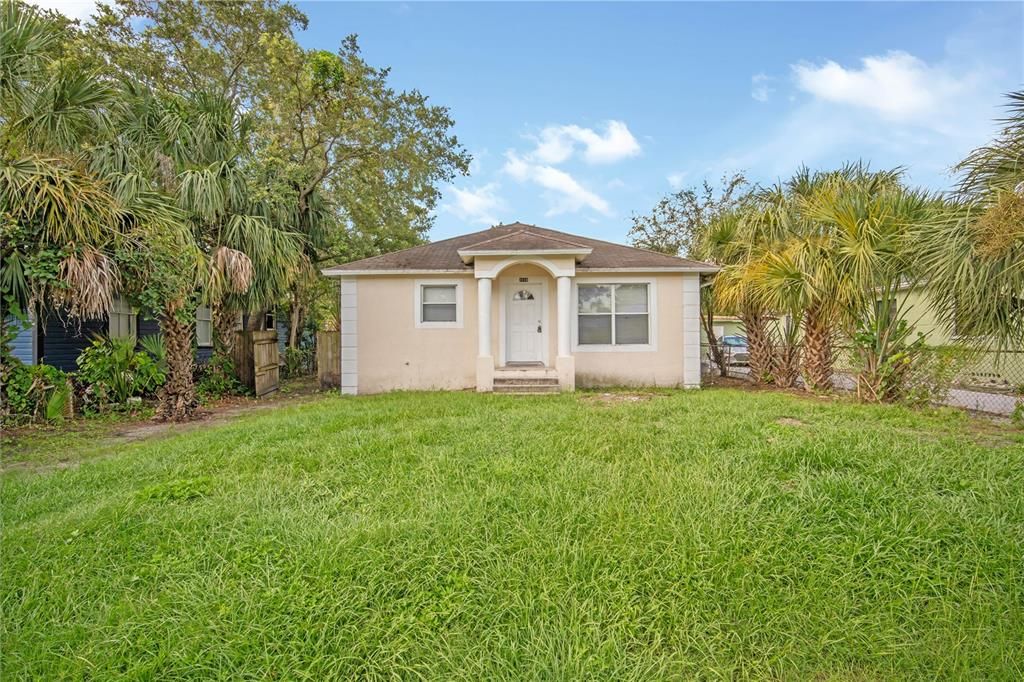 Recently Rented: $2,399 (3 beds, 2 baths, 1200 Square Feet)