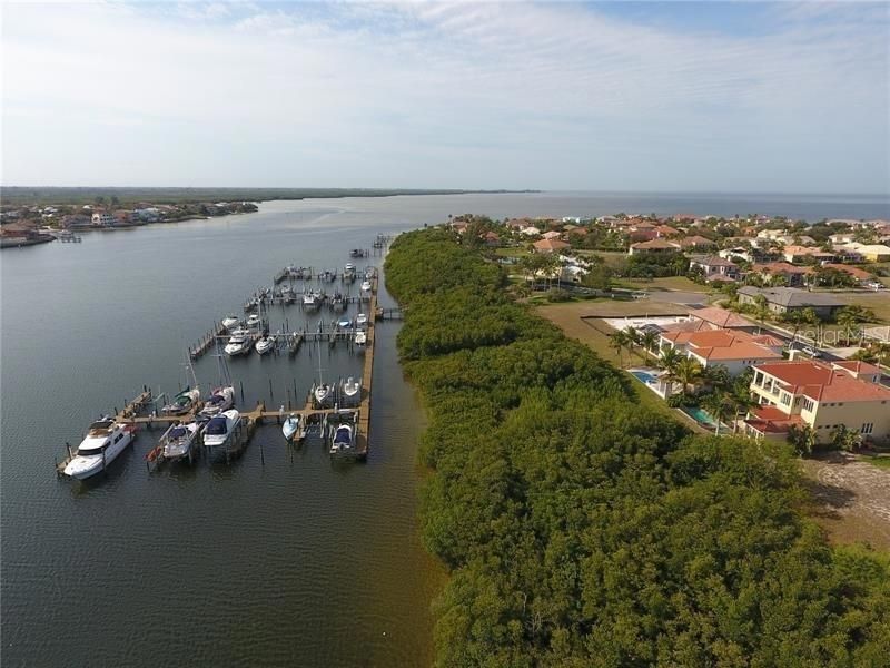 For Sale: $670,000 (0.32 acres)