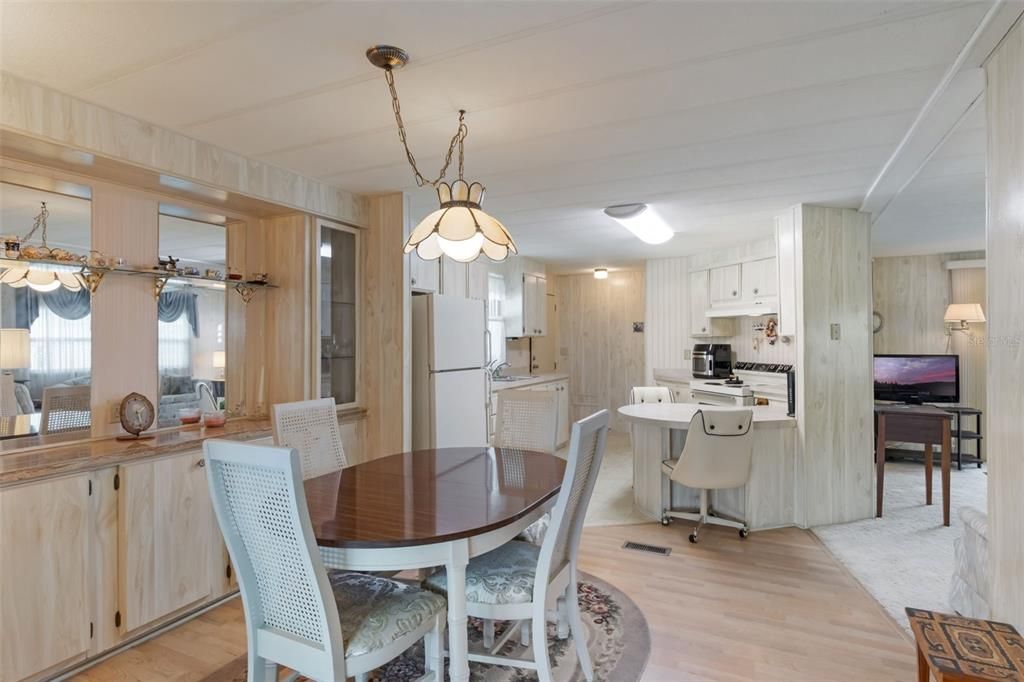 En Venta: $114,000 (2 camas, 2 baños, 1008 Pies cuadrados)