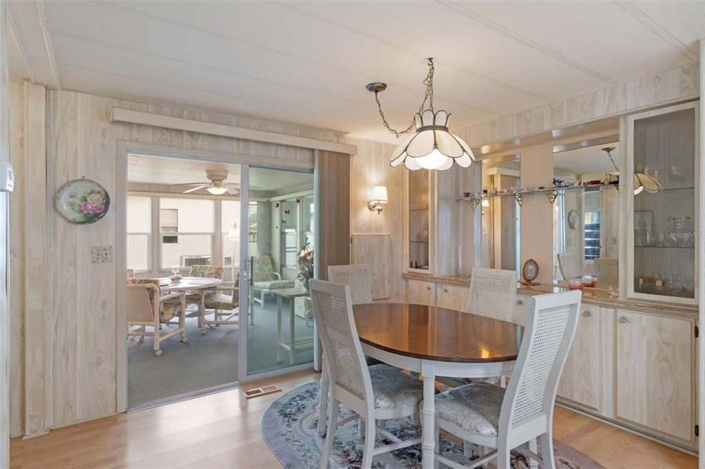 En Venta: $114,000 (2 camas, 2 baños, 1008 Pies cuadrados)