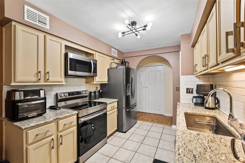 На продажу: $150,000 (2 спален, 2 ванн, 1518 Квадратных фут)