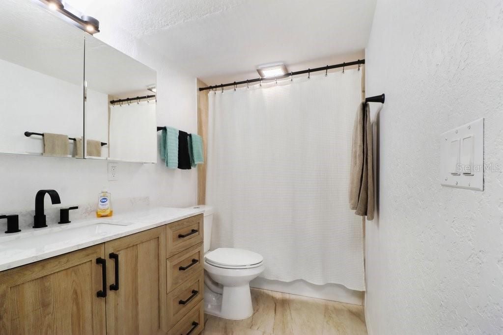 待售: $150,000 (2 贝兹, 2 浴室, 1255 平方英尺)