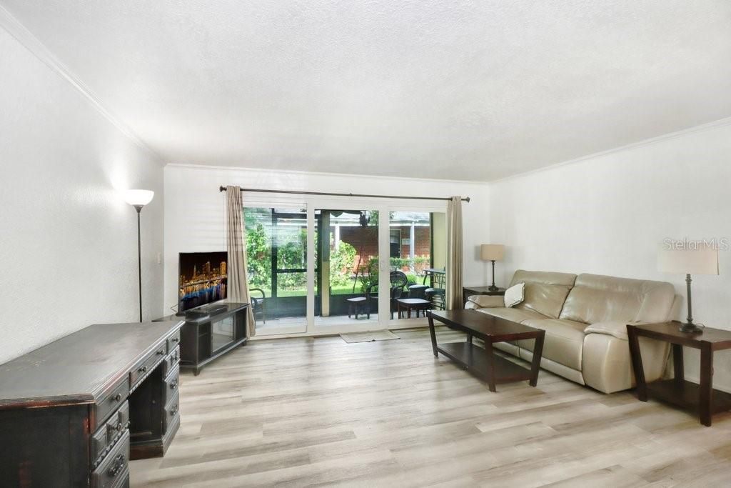 待售: $150,000 (2 贝兹, 2 浴室, 1255 平方英尺)