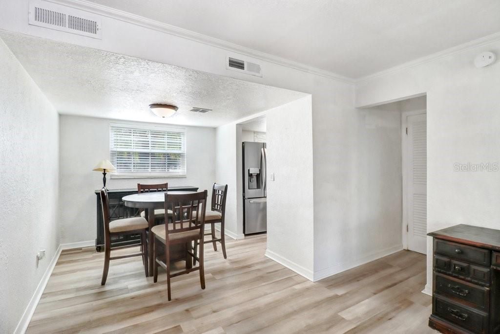 待售: $150,000 (2 贝兹, 2 浴室, 1255 平方英尺)