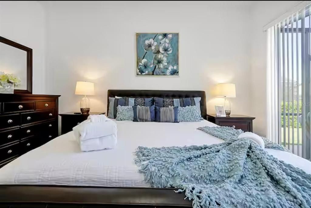 For Sale: $449,900 (5 beds, 3 baths, 2345 Square Feet)