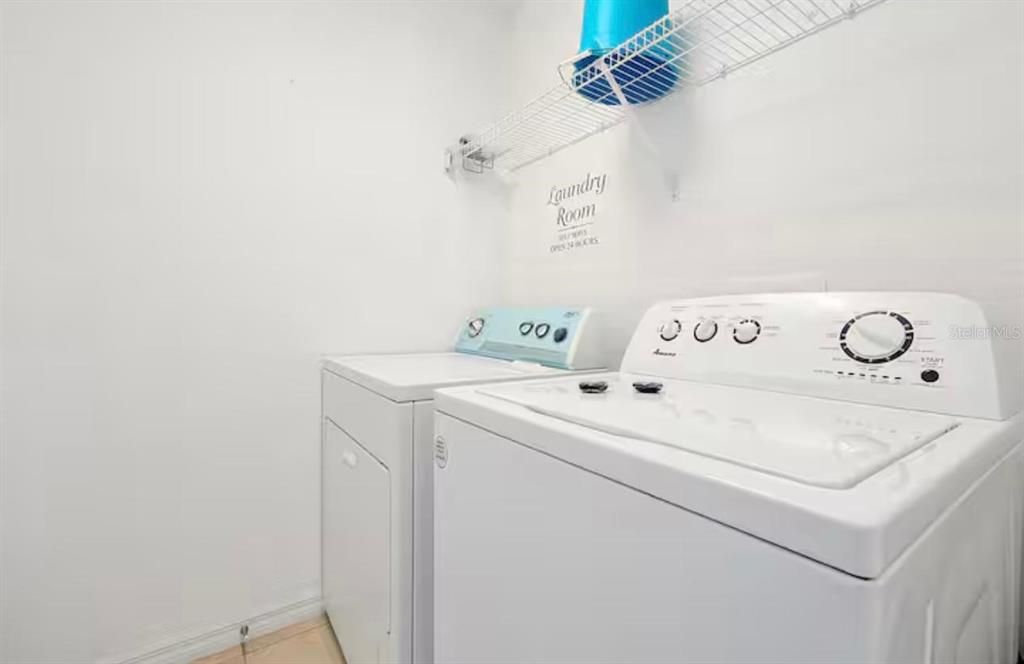 For Sale: $449,900 (5 beds, 3 baths, 2345 Square Feet)