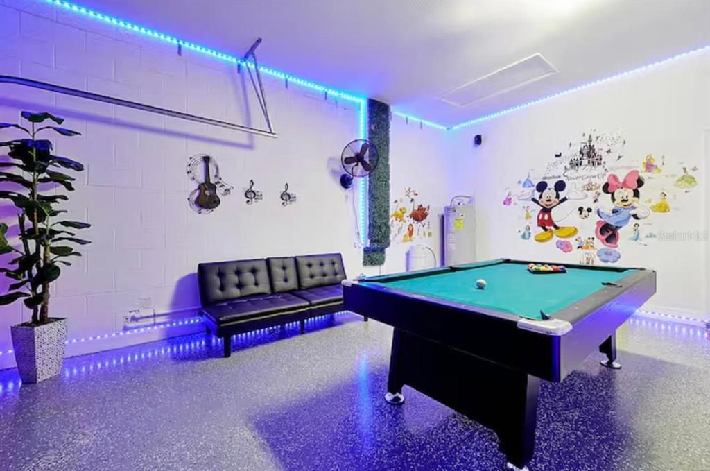 For Sale: $449,900 (5 beds, 3 baths, 2345 Square Feet)