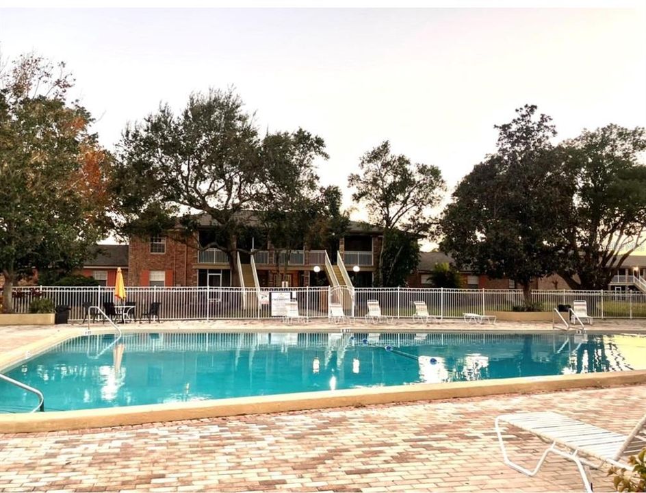 Activo con contrato: $1,400 (2 camas, 2 baños, 1051 Pies cuadrados)