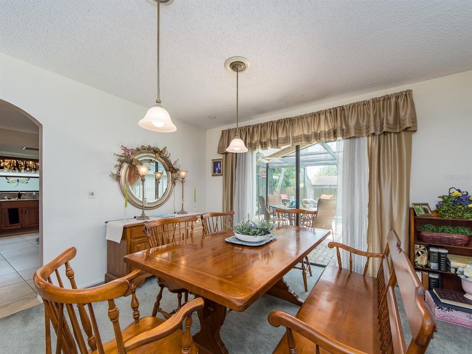 Active With Contract: $297,777 (2 beds, 2 baths, 1510 Square Feet)