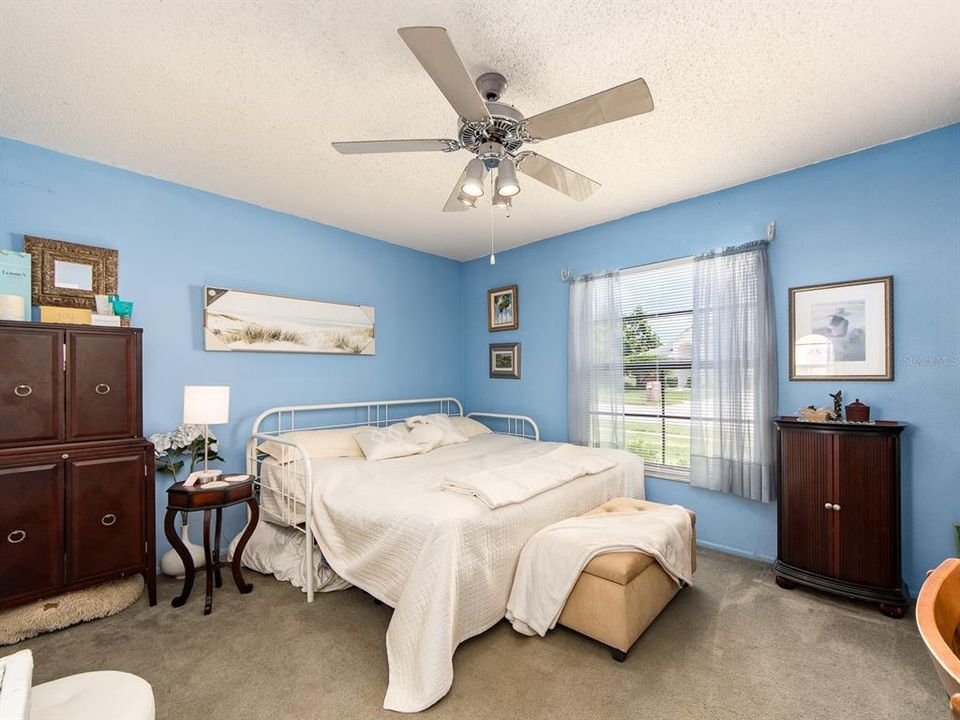 Active With Contract: $297,777 (2 beds, 2 baths, 1510 Square Feet)