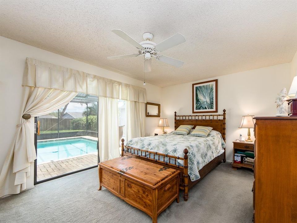 Active With Contract: $297,777 (2 beds, 2 baths, 1510 Square Feet)