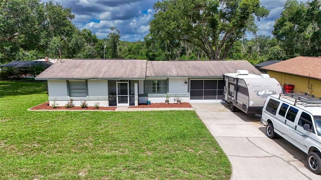 На продажу: $199,000 (2 спален, 1 ванн, 865 Квадратных фут)